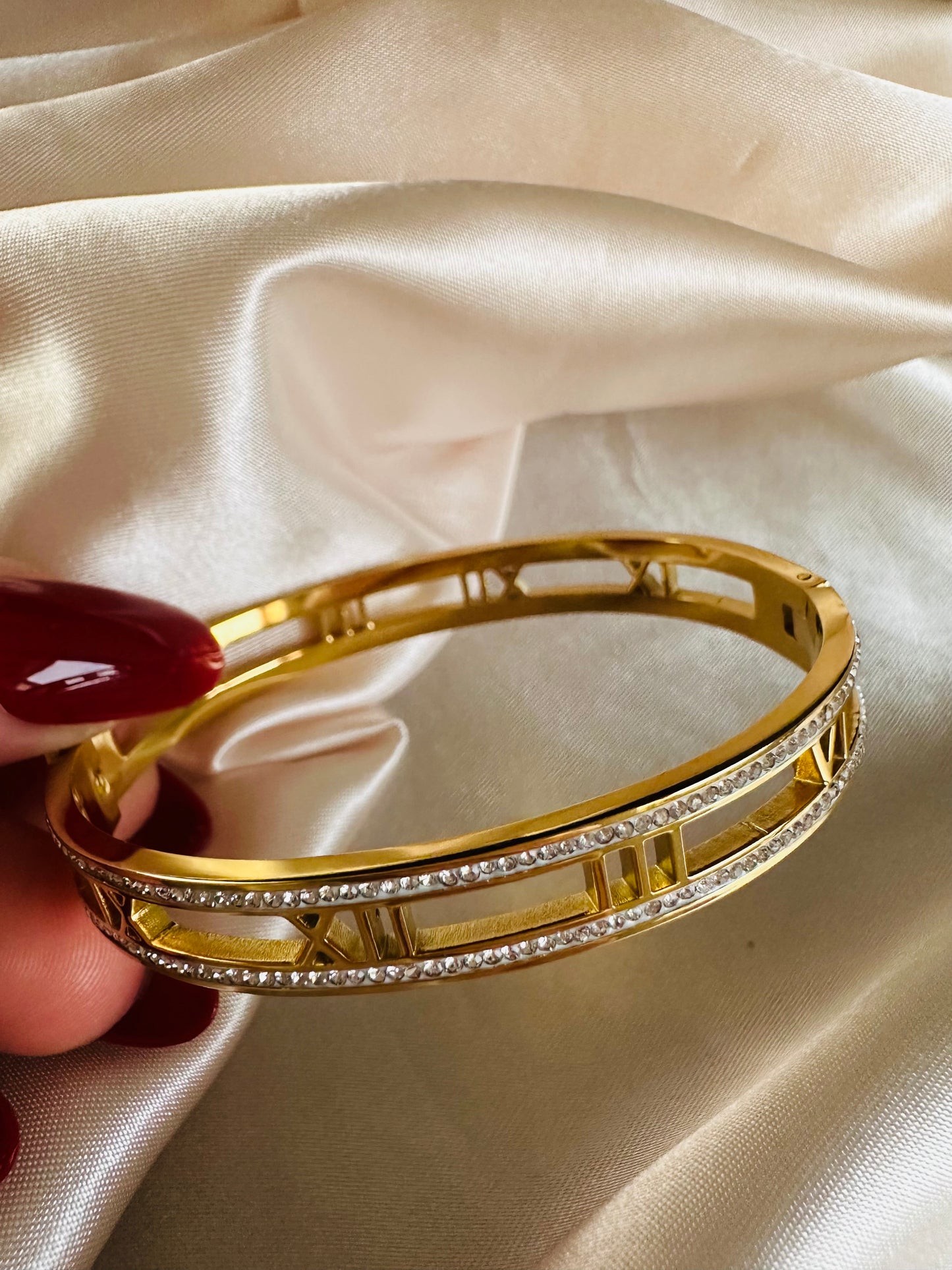 Betty 18K Gold Bangle