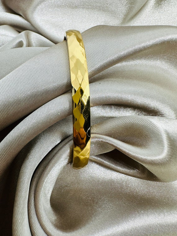 Agrona 18K Gold Bangle