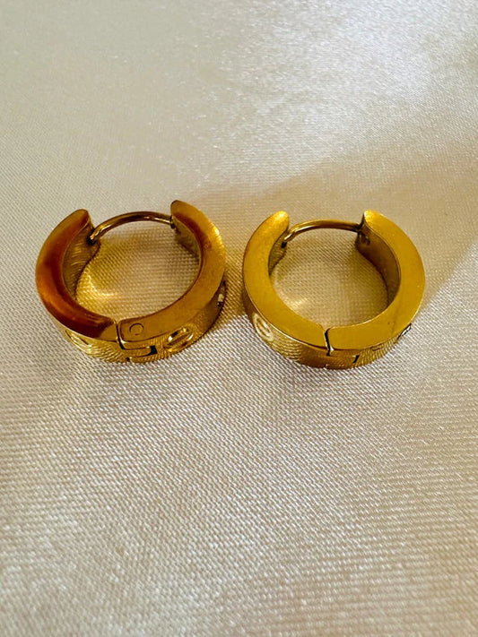 Medium Dainty  Hoop Earrings