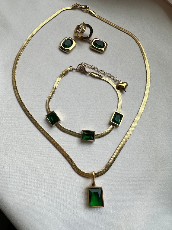 Emerald Necklace Set