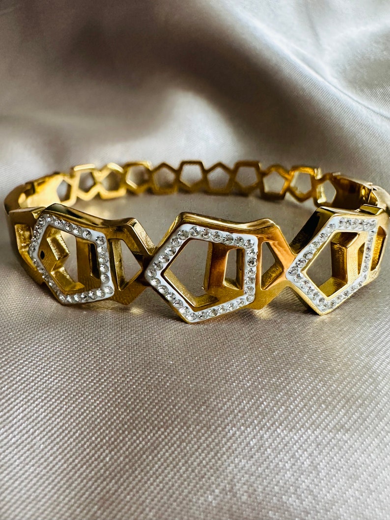 Aurelia 18K Gold Bangle