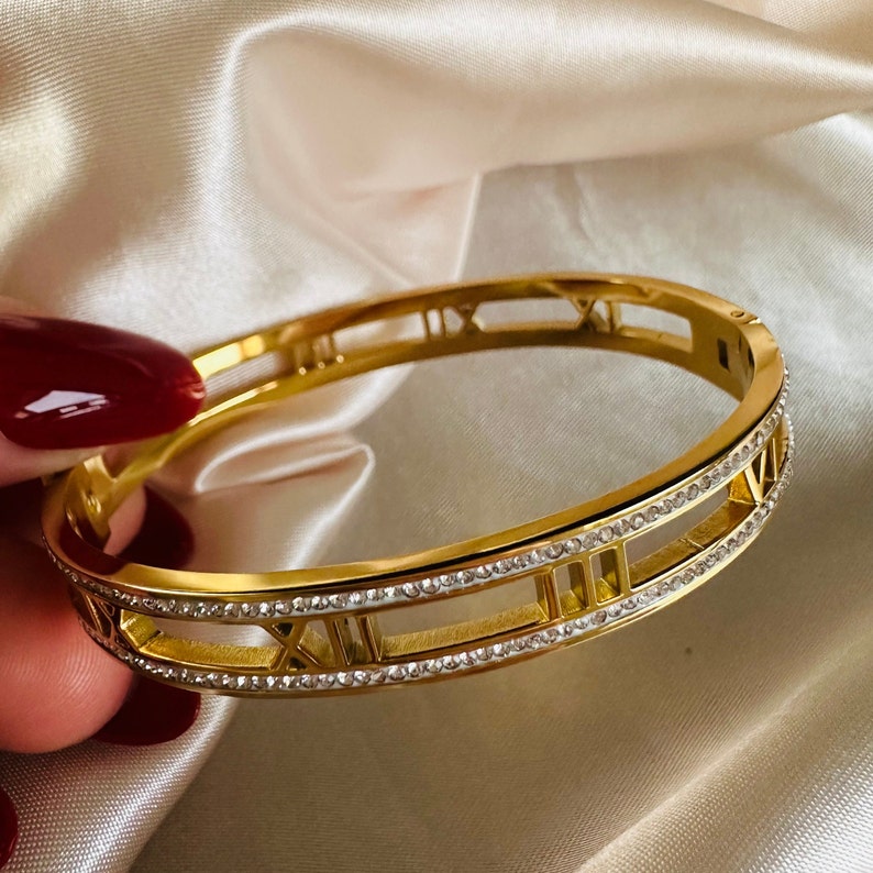 Betty 18K Gold Bangle