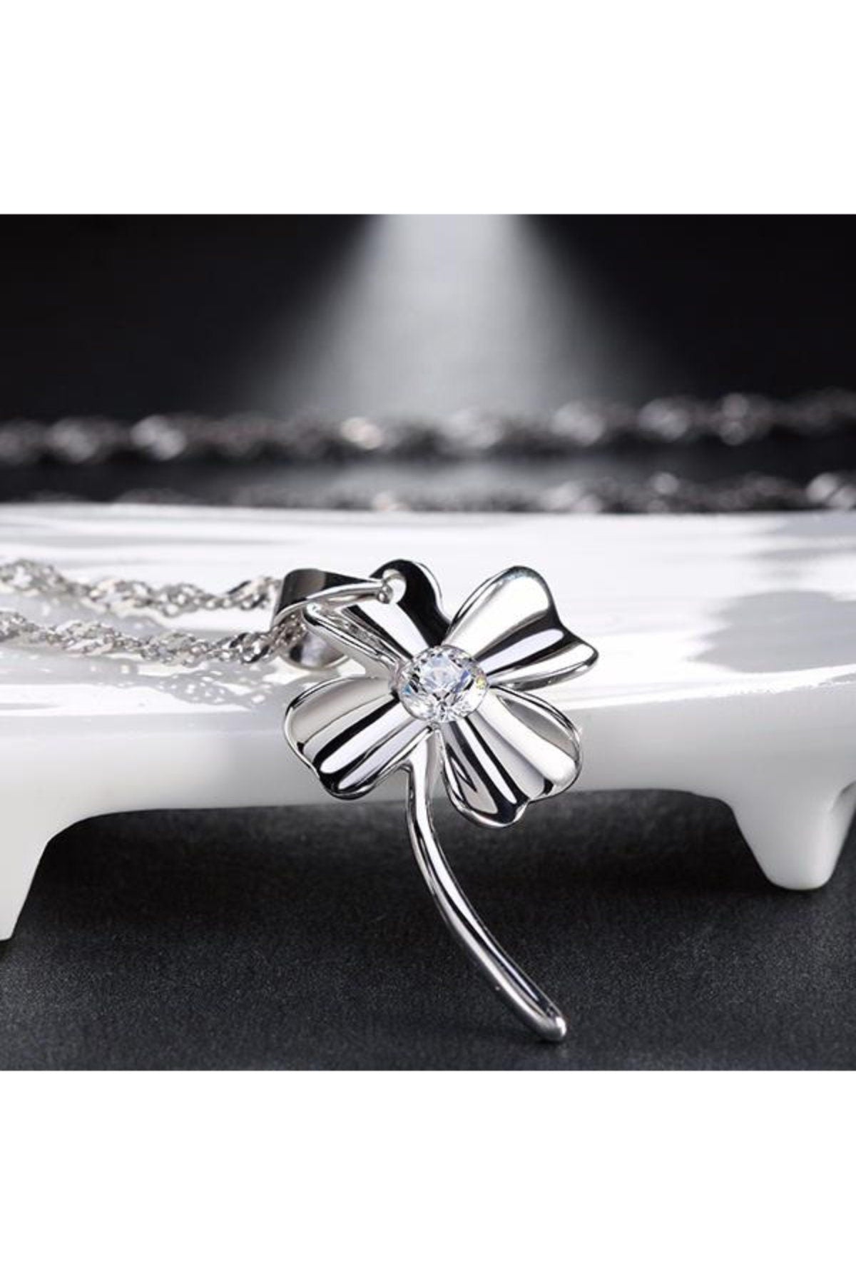 Carmen Flower  Necklace