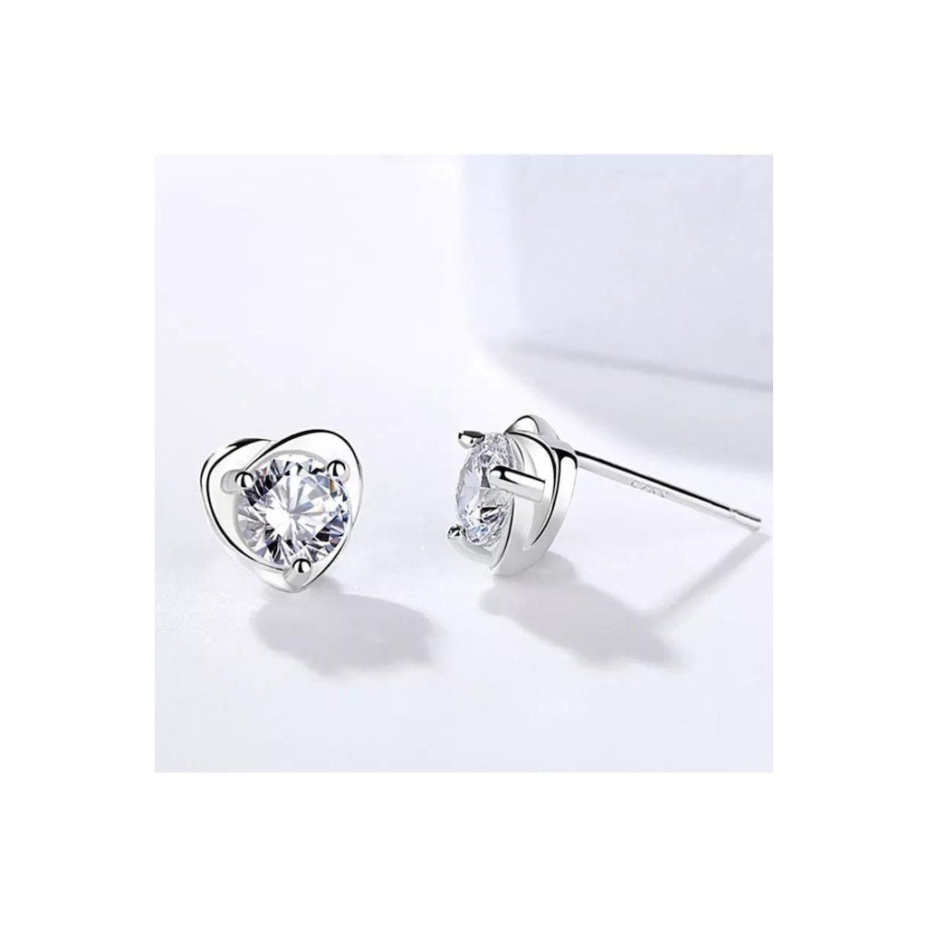 Minimalist Heart Necklace Set